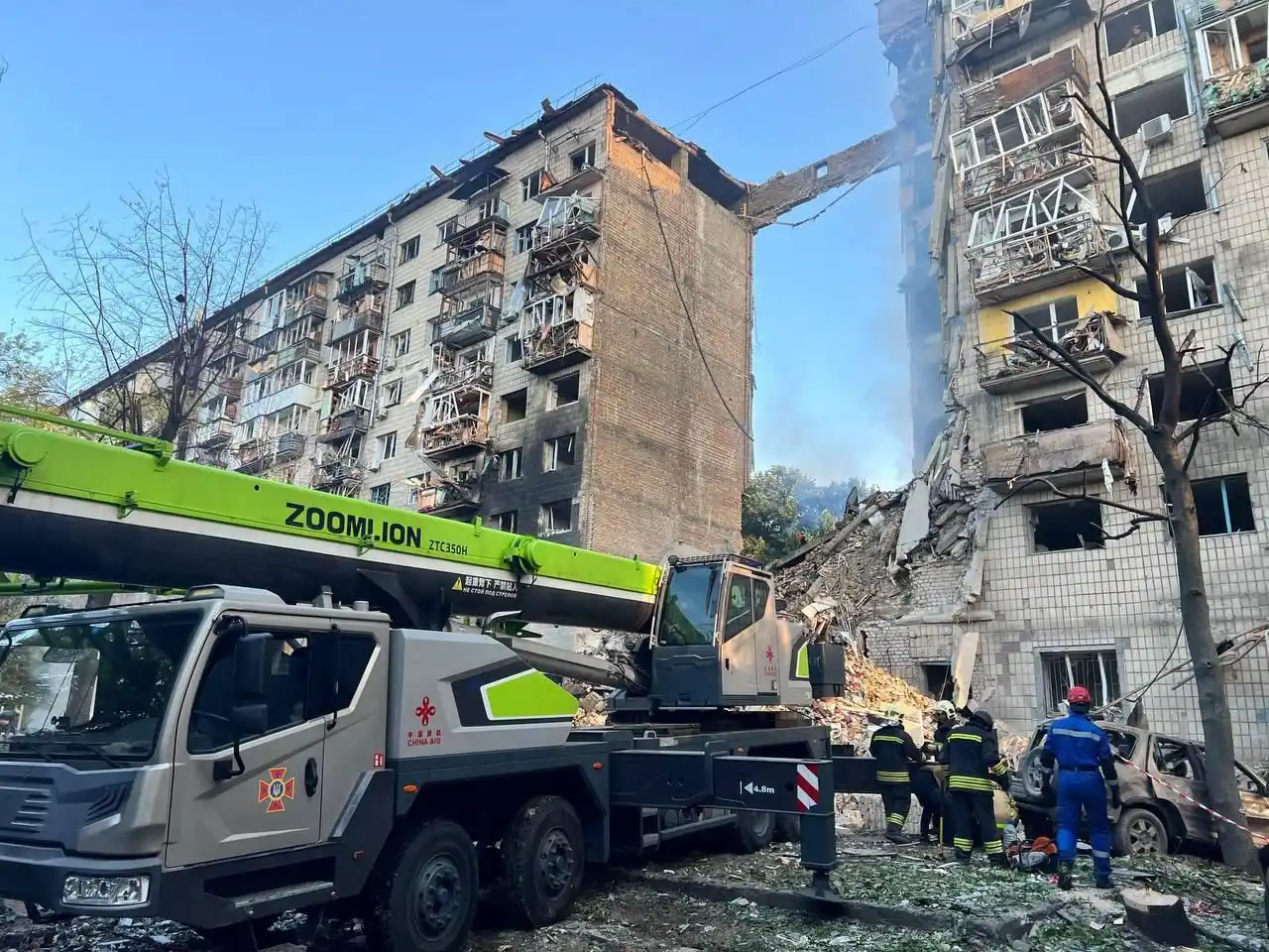 Image from UATV English: ❗️Massive Russian Attack on Ukraine: 14 Dead, 55 Injured in Kyiv; Casu...