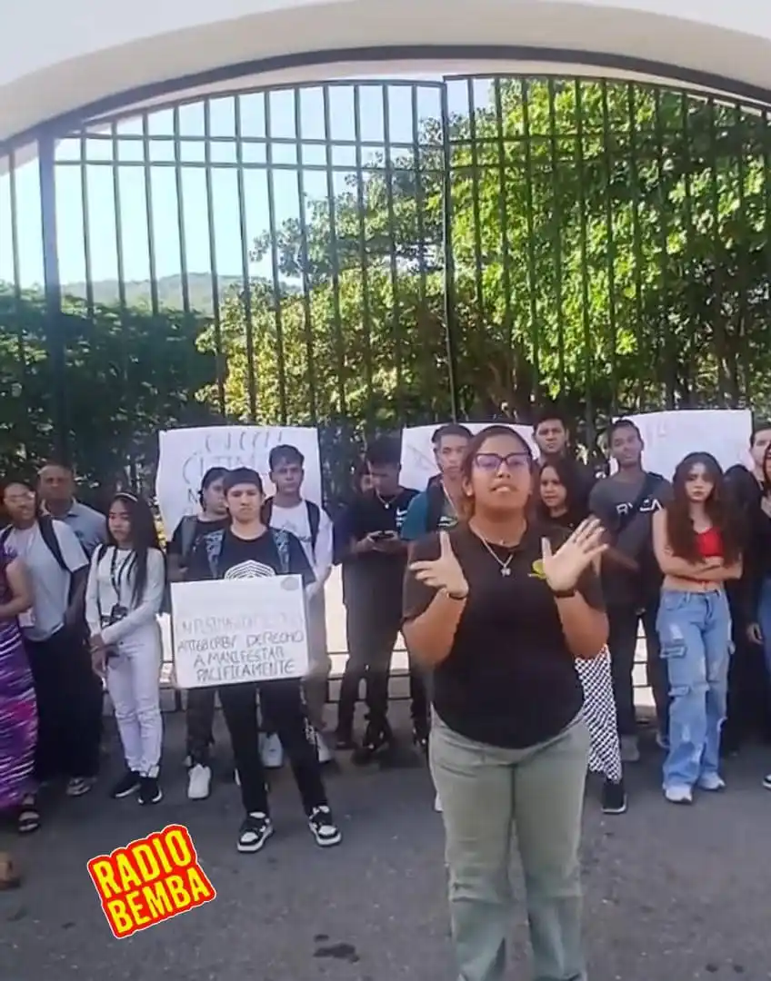 Image from *Reporteros Comunitarios #LuisLópez UN TELEFONO UN REPORTERO*: *NOTA DE ULTIMA HORA...* La presidenta del Centro de Estudiantes de l...