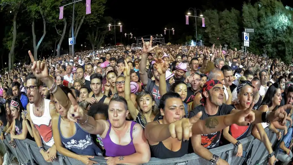 Image from RiminiToday: Notte Rosa al via, solo a Rimini 60 eventi: attenzione alle strade chi...