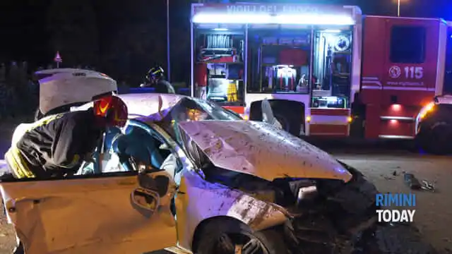 Image from RiminiToday: Perde il controllo dell'auto e si schianta contro il terrapieno, tre r...