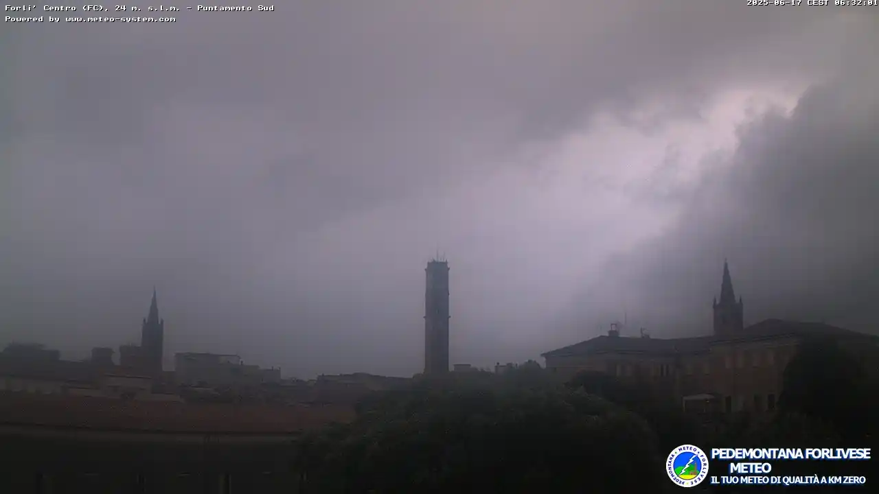Image from Emilia Romagna Meteo: Pioggia battente su buona parte della Romagna: a Forlì si registrano +...