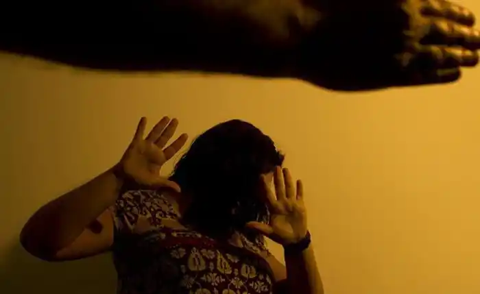 Image from Jornal Extra Alagoas: *Polícia é acionada por criança e prende homem por agredir companheira...