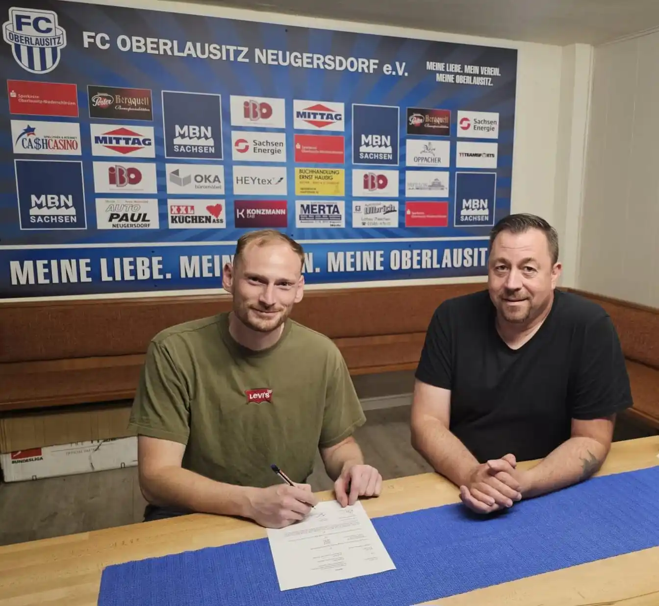Image from FC Oberlausitz Neugersdorf e.V.: ⚽💙 Pressemitteilung / Vertragsverlängerung - DAVID 💙⚽ 👉🏻 David Ha...