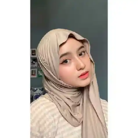 Image from Spill & Racun Shopee: _*Rekomendasi hijab pashmina kaos rayon*_ ```harga promo cumaa Rp17.5...