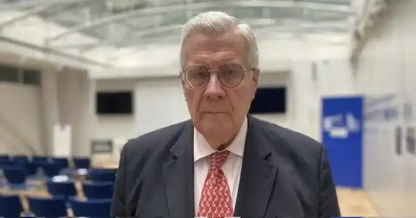 Image from UATV English: Retired Austrian Lieutenant General Christian Segur-Cabanac has descri...
