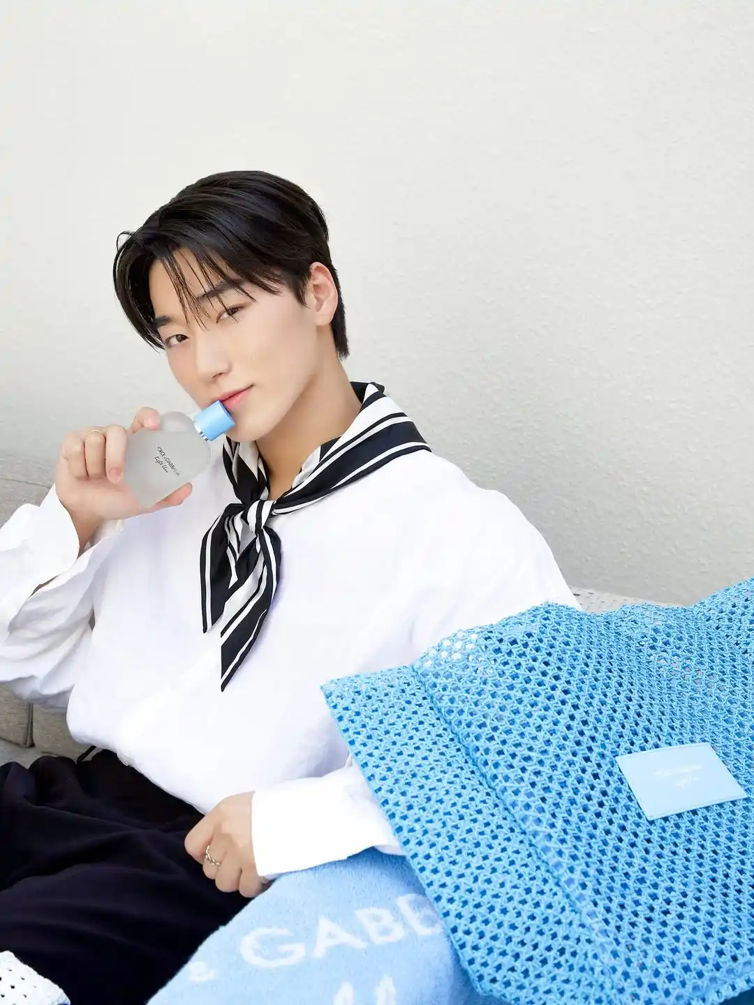 Image from ATEEZ BRASIL WINS: [📷] San via Instagram Feed   "DGLightBlue para este verão 🌊🍋"...