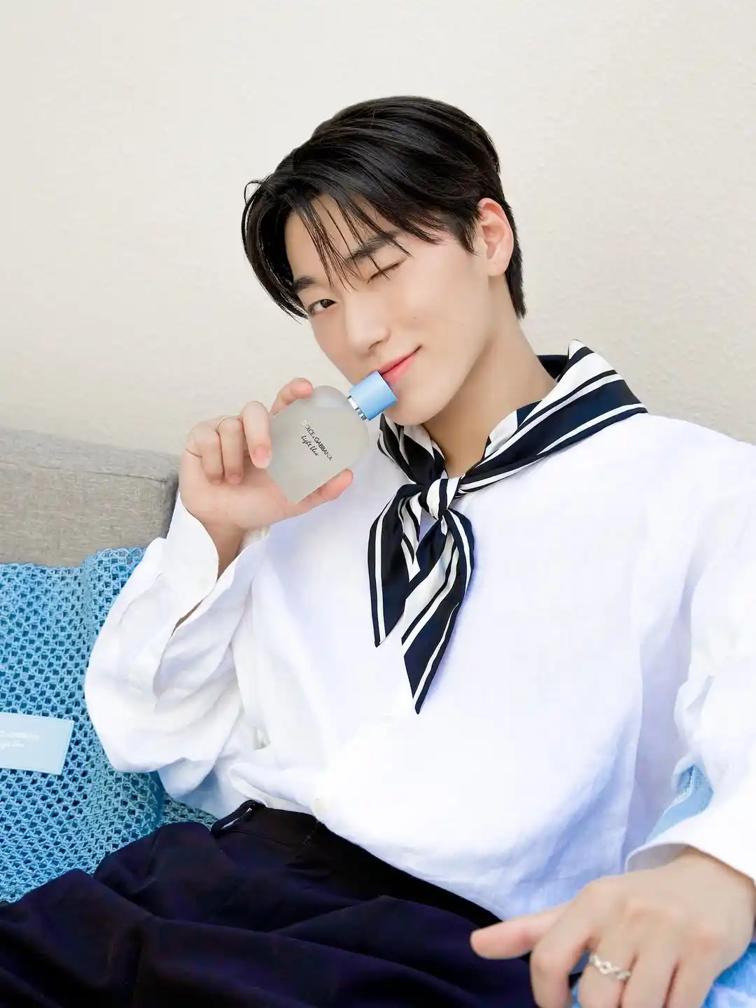 Image from ATEEZ BRASIL WINS: [📷] San via Instagram Feed   "DGLightBlue para este verão 🌊🍋"...