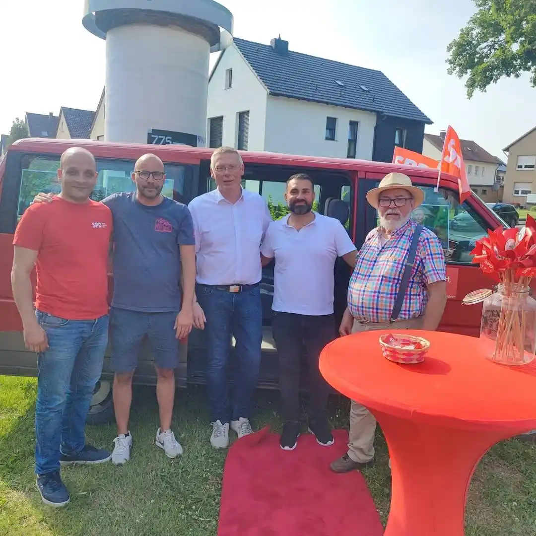 Image from Hussein Khedr: "SPD aktiv vor Ort" hieß es nicht nur auf dem roten Bulli, sondern auc...