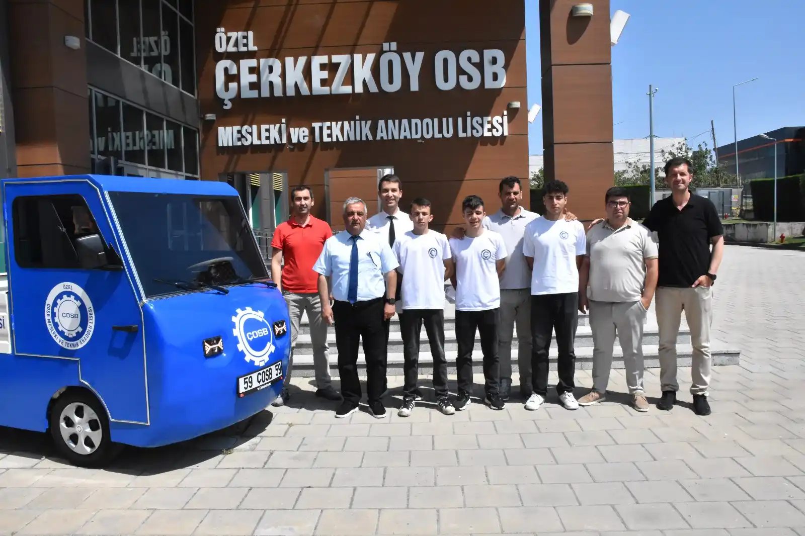 Image from AA Yeşilhat: ⛟Tekirdağ'da meslek liseli öğrenciler elektrikli kamyonet tasarladı �...