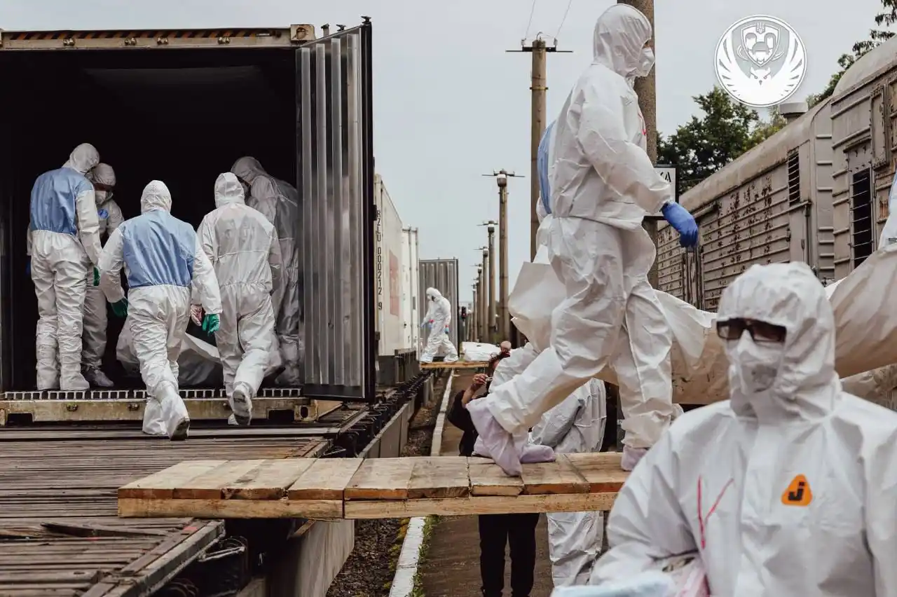 Image from UATV English: ❗️The bodies of another 1,200 dead, including military personnel, have...