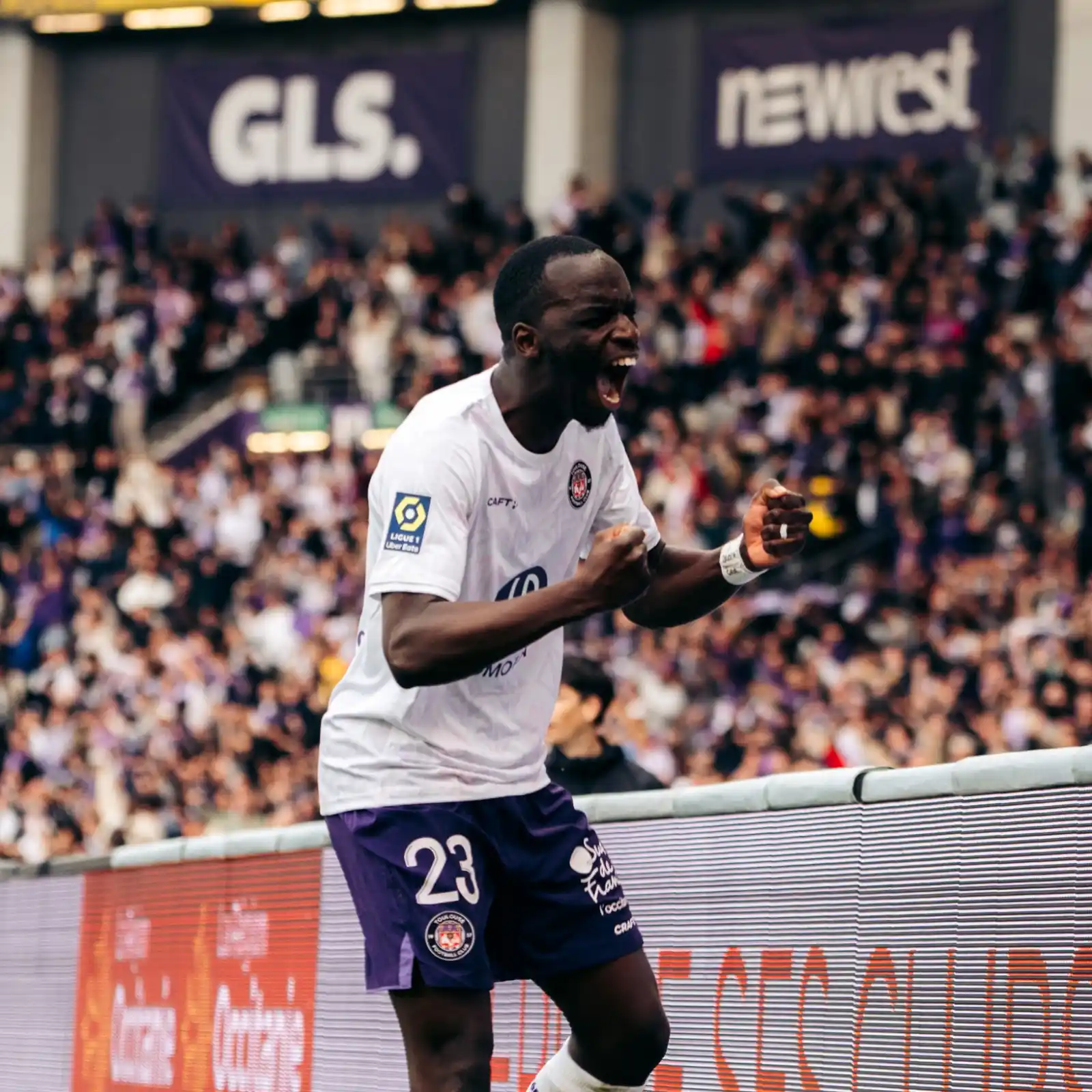 Image from Toulouse Football Club: 👋 WhatsApp On est matinal aujourd'hui, et on te recommande un podcas...