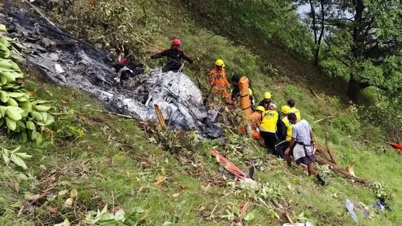 Image from 𝗭𝗼𝗼𝗺𝗶𝗰 𝗠𝗲𝗱𝗶𝗮: *Another Plan crash in India seven people killed* Also Read: *Air Indi...