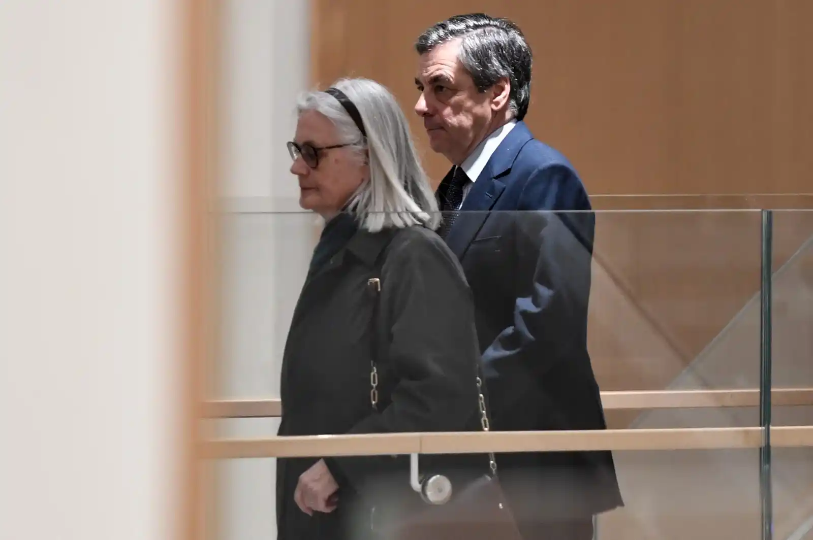 Image from TF1 Info: *⚖️ Emplois fictifs : François Fillon condamné à 4 ans de prison avec ...