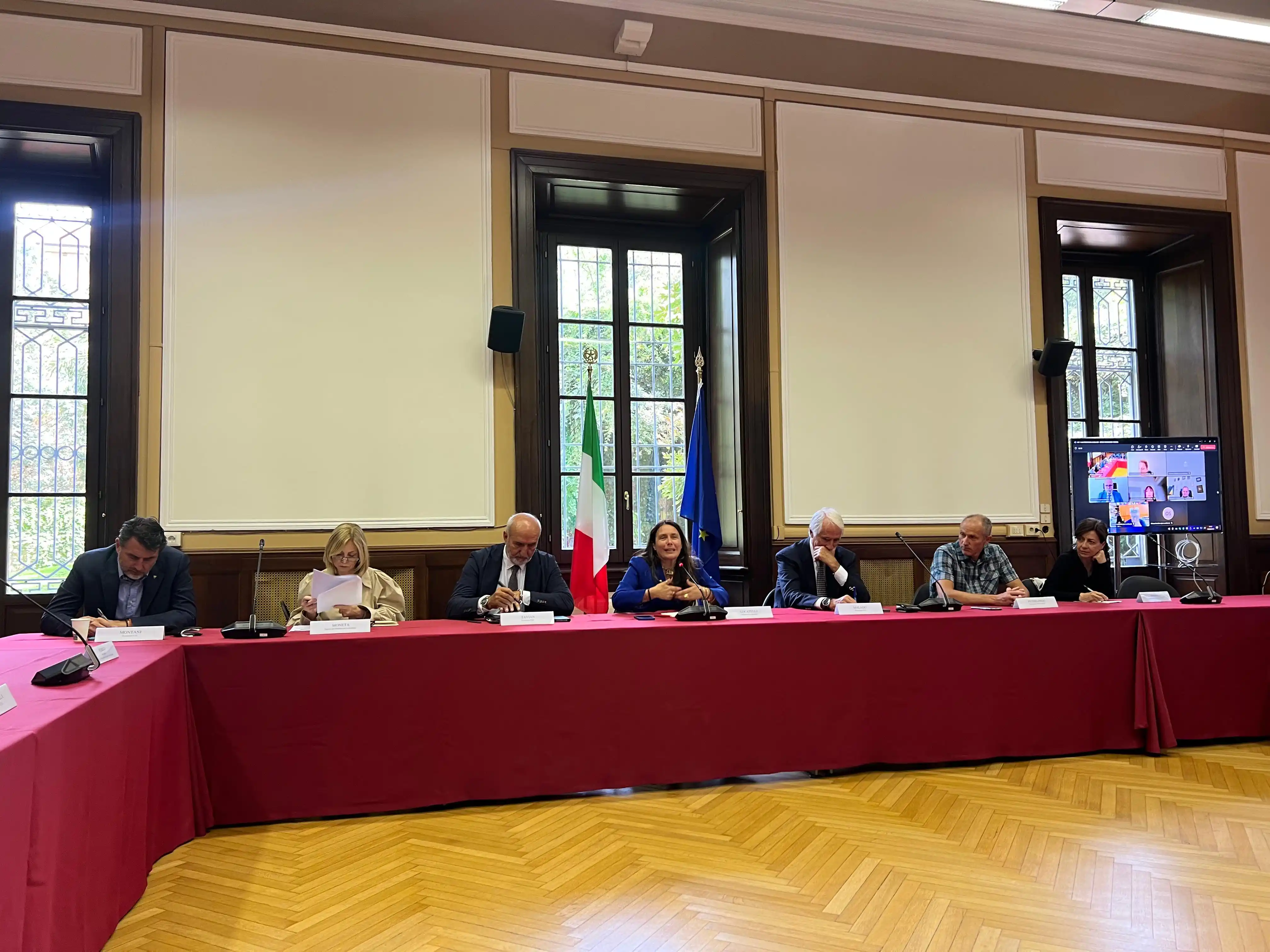 Image from Alessandra Locatelli: *LOCATELLI: INSEDIATO TAVOLO PER MONTAGNATERAPIA* MILANO, 17 GIU – S...