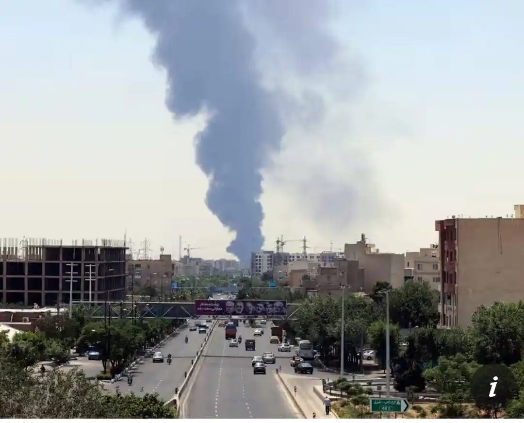 Image from 𝗭𝗼𝗼𝗺𝗶𝗰 𝗠𝗲𝗱𝗶𝗮: Middle East Crisis *Israel and Iran broaden strikes during third day o...