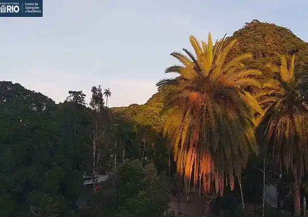 Image from Centro de Operações e Resiliência (COR-Rio): 🏔️🥶 *OUTONO OU INVERNO? RIO REGISTRA 10°C NA MADRUGADA DESTE SÁBADO ...