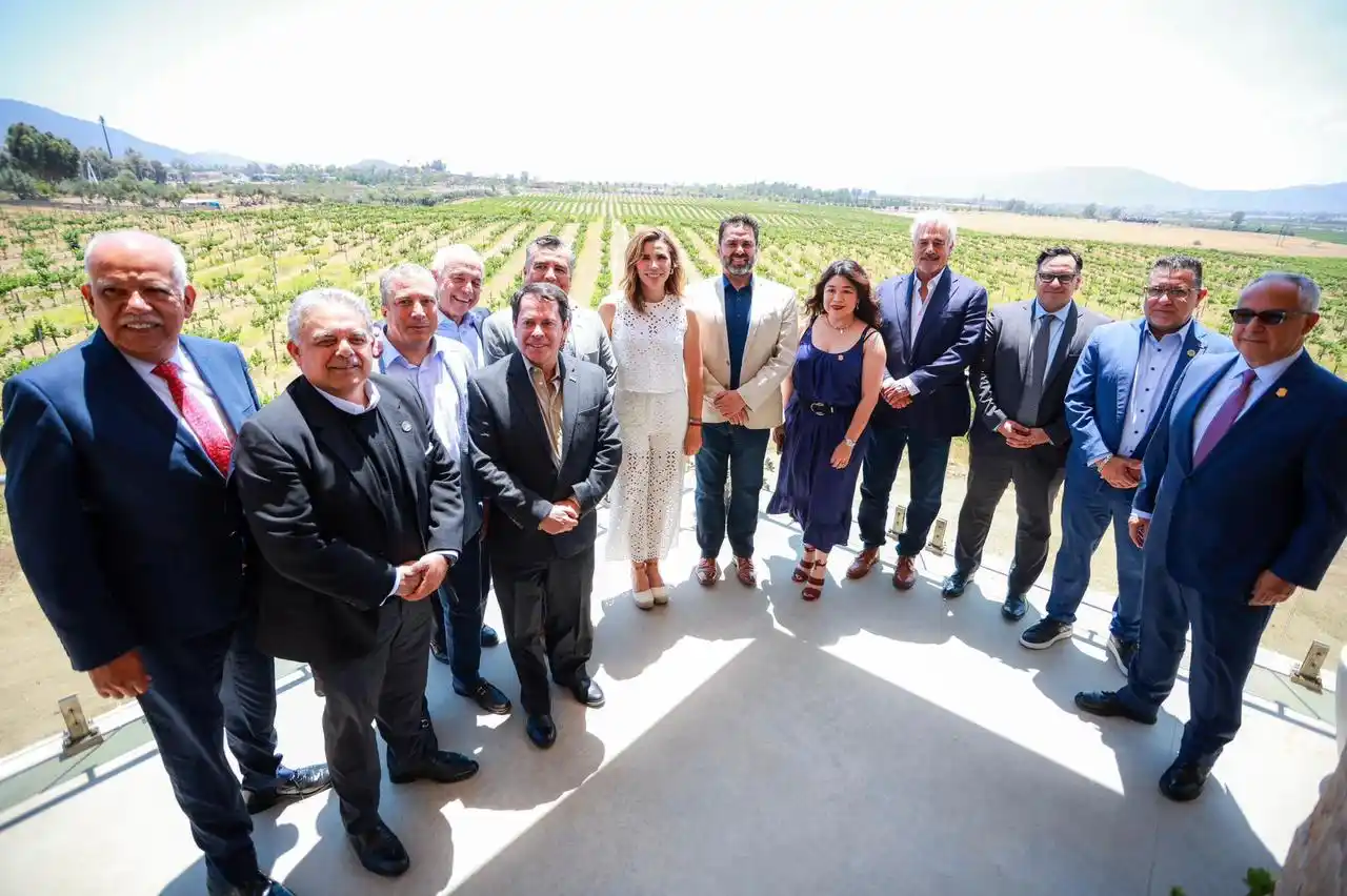Image from Marina del Pilar 🫶: Sostuvimos una reunión con el sector empresarial de Baja California pa...