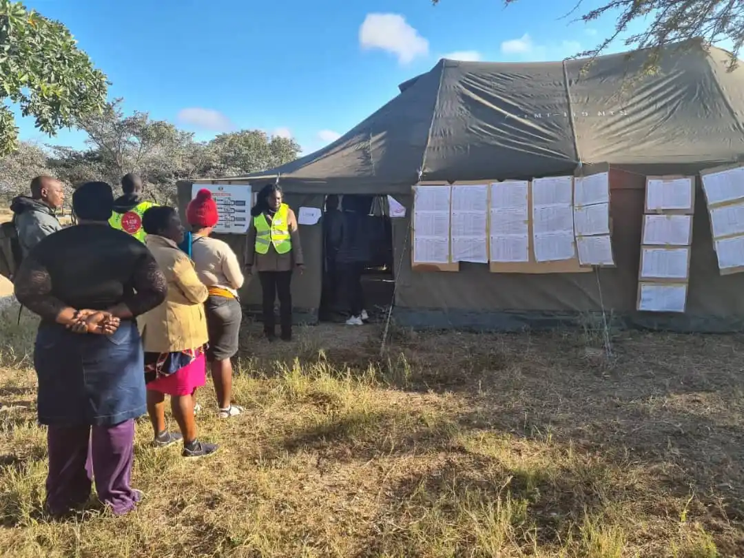 Image from Hurumende News Hub: Voters brave cold to cast ballots in Insiza North constituency INSIZA...