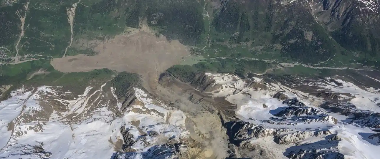 Image from aeroTELEGRAPH News: *Wie eine Twin Otter bei der Bewältigung der Katastrophe von Blatten m...