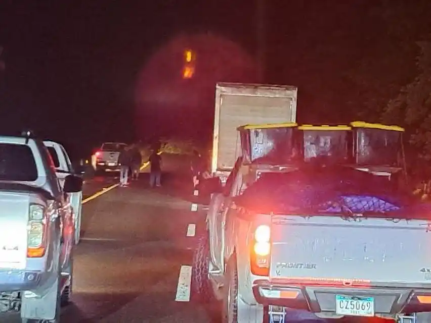 Image from Tráfico Panamá: A las 2:32 de la madrugada, conductores reportan el cierre de la vía I...