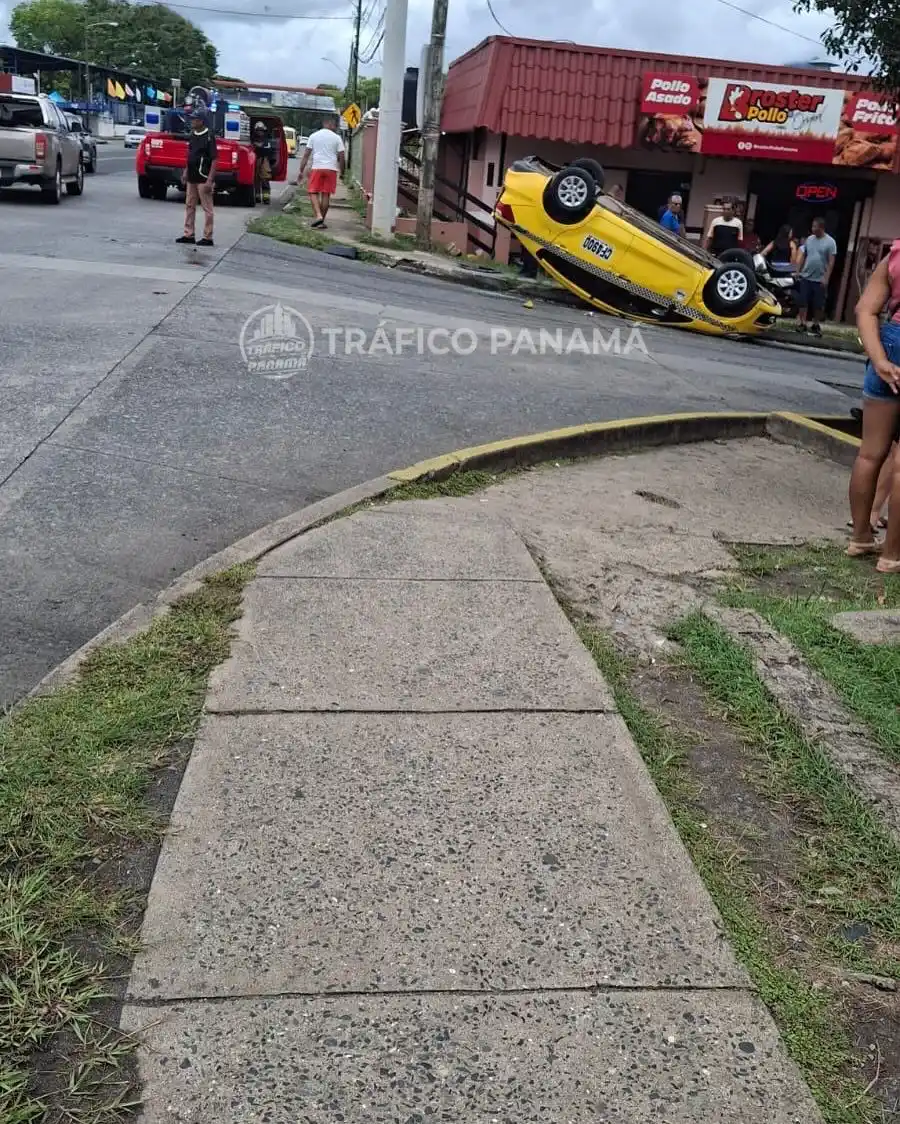Image from Tráfico Panamá: Accidente de tránsito en la entrada de Lídice en Capira....