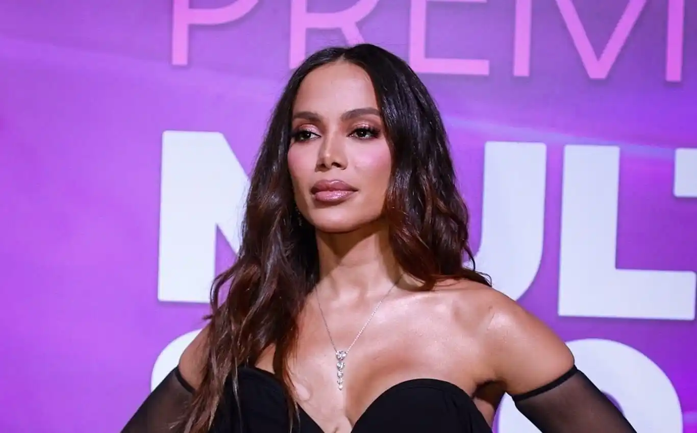 Image from Jornal Da Direita Online: Anitta cancela show por infecção grave https://jornalbrasilonline.com....