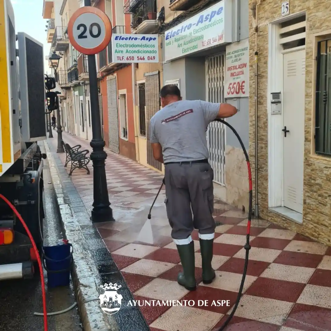 Image from Ayuntamiento de Aspe: 🧹 ¡Aspe más limpio, Aspe mejor! Desde la Concejalía de Servicios del...