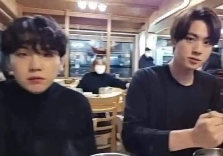 Image from BitCypher Pt.0 Fan base ✨: BTS: Tendremos una gira mundial, la haremos lo más pronto posible Yo:...