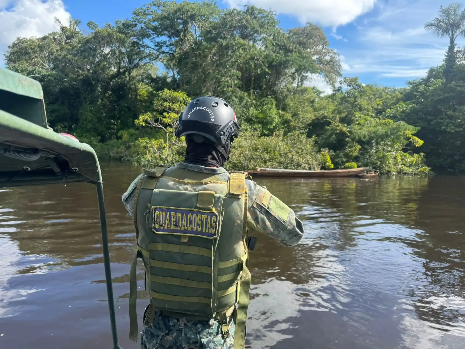 Image from ⚓️Autoridad Marítima Nacional🇵🇪: 📰El 14 de junio, en el Alto Nanay, personal de la Unidad de Control F...