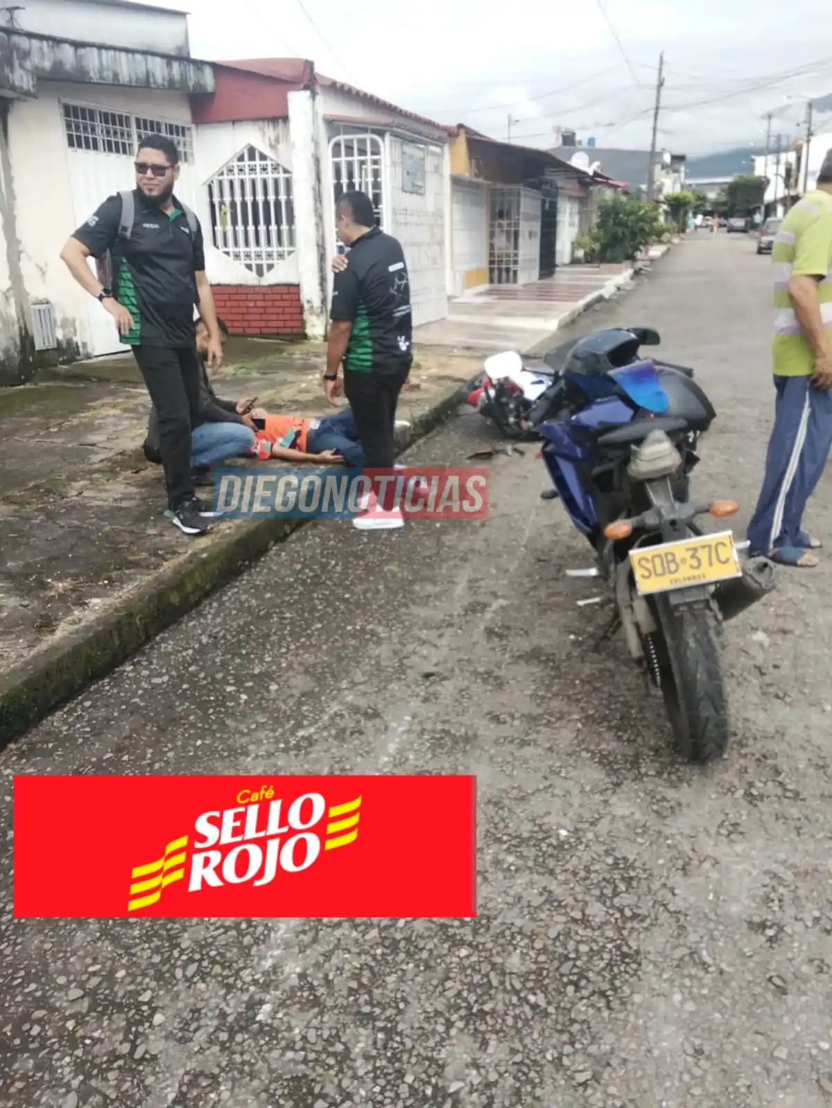 Image from DIEGONOTICIAS: 🚨Éste motociclista se accidentó🩸hoy en la mañana💥🤸🏻🏍️entre los b...