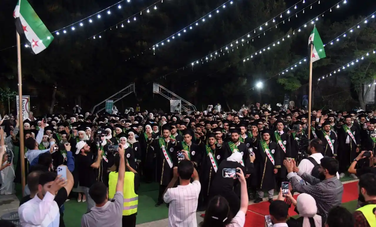 Image from النهار - سوريا: جامعة دمشق تحتفل بتخريج 400 طالب وطالبة من كليتي طب الأسنان والإعلام ب...