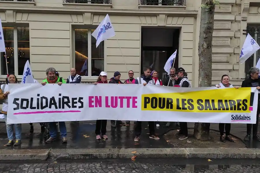 Image from Rapports de force: 🔴 Garde à vue, procès, et 100 000 euros demandés pour un mail syndica...
