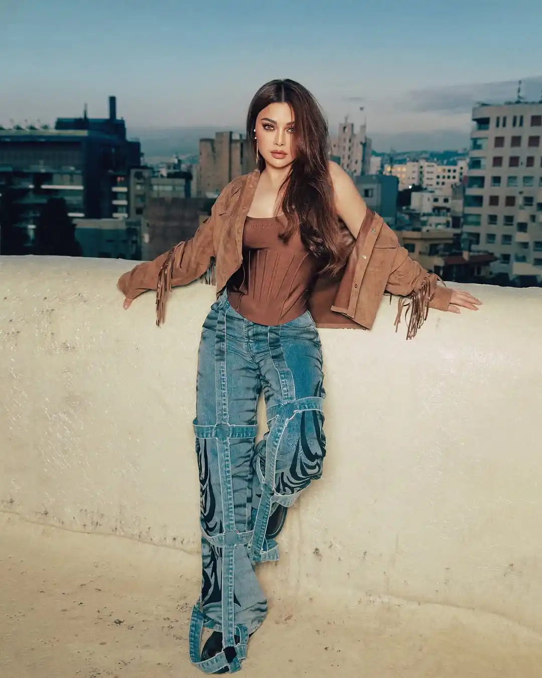 Image from Hia Magazine - مجلة هي: حين تتحوّل النجمات إلى أيقونات موضة.. علاقة عميقة تجمع بين عالم الفن و...