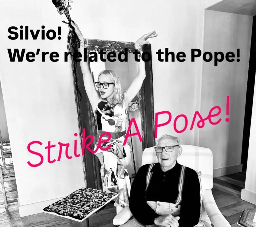 Image from 𝐌𝐀𝐃𝐎𝐍𝐍𝐀 𝐂𝐇𝐀𝐑𝐓𝐒 📊📌: --------- *NEWS! 📰📍* > *Madonna posta foto em seus _storys_ ao lado ...