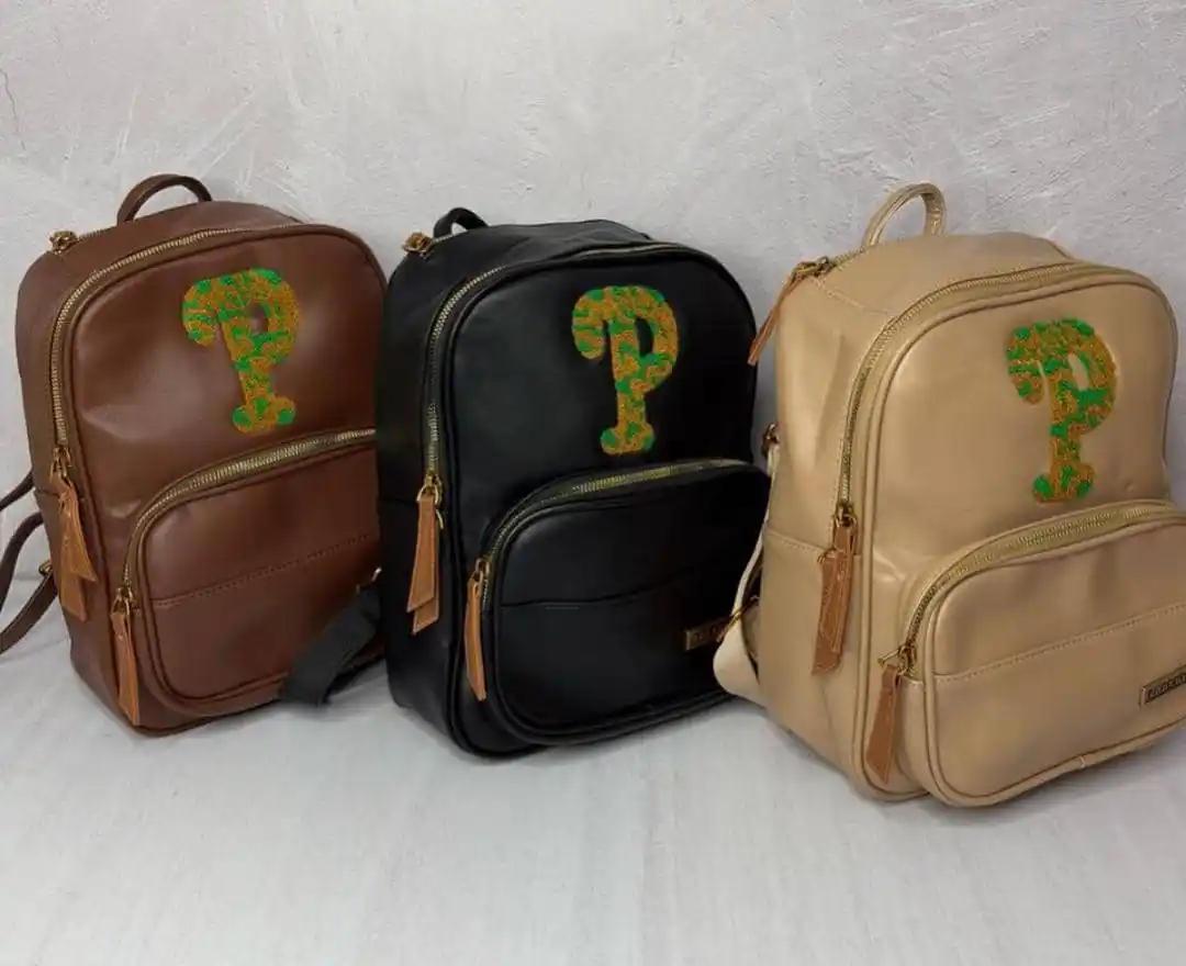 Image from JDCSHOPPING💞🛍️: ▪️Promo en bolsos, carteras y bandolero ▪️Bolso parchita ▪️Antes $6...