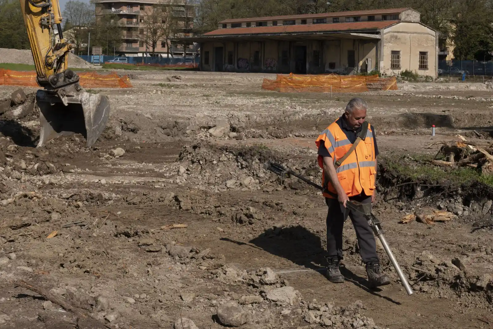 Image from Comune di Parma: 🔔 *Ritrovati ordigni bellici nell’area della futura Scuola nel Parco ...