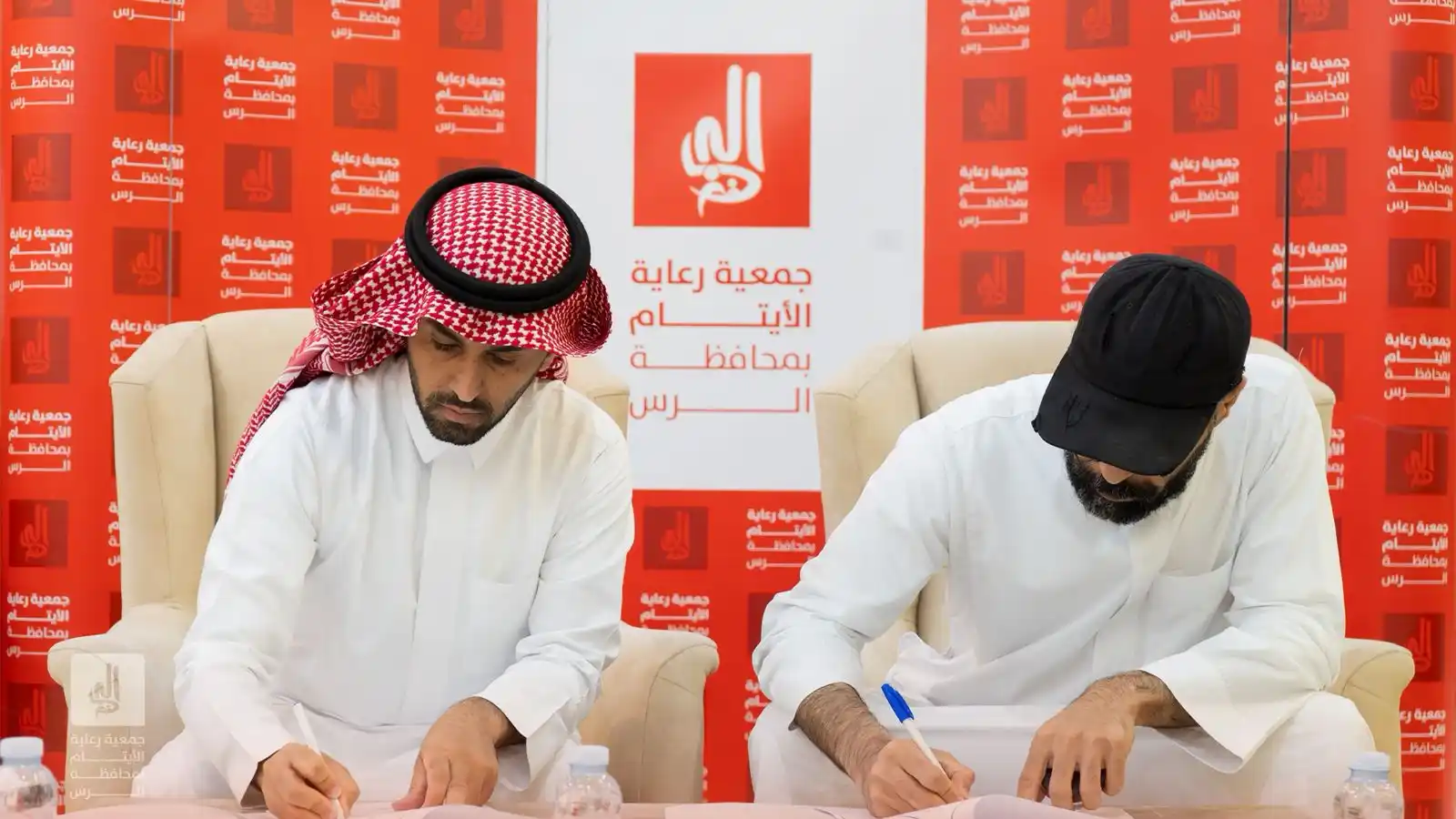 Image from جمعية رعاية الأيتام بالرس: شراكة 📝| وقعت الجمعية عقد شراكة مجتمعية مع حزة شاورما بمحافظة ال...