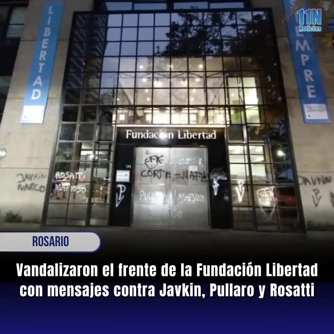 Image from 11Noticias: *🚔🚨 Vandalizaron el frente de la Fundación Libertad con mensajes con...