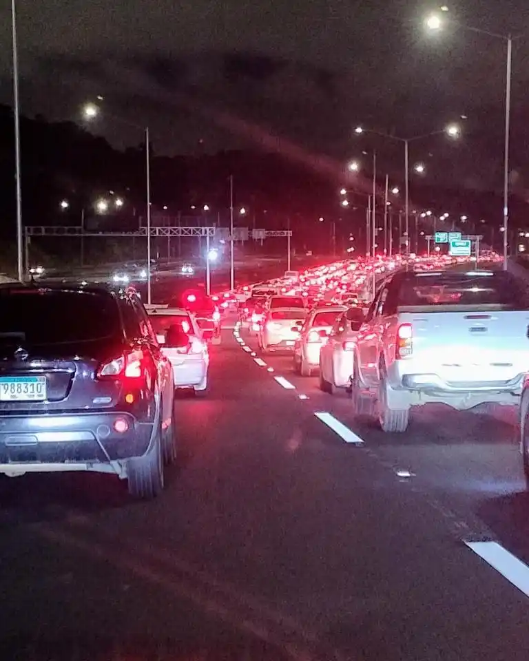 Image from Tráfico Panamá: Vista del tráfico en la carretera Roberto F. Chiari en Howard hacia Pa...