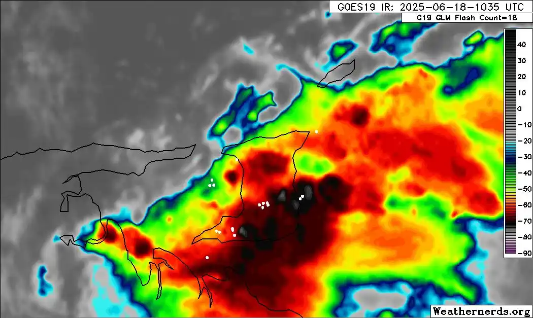 Image from Trinidad and Tobago Weather Center: 6:50 AM – Scattered heavy showers and strong thunderstorms are affecti...