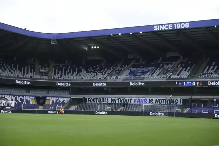 Image from Anderlecht op Voetbalkrant: De wilde droom van Anderlecht die broodnodig is: "Het Lotto Park adem...