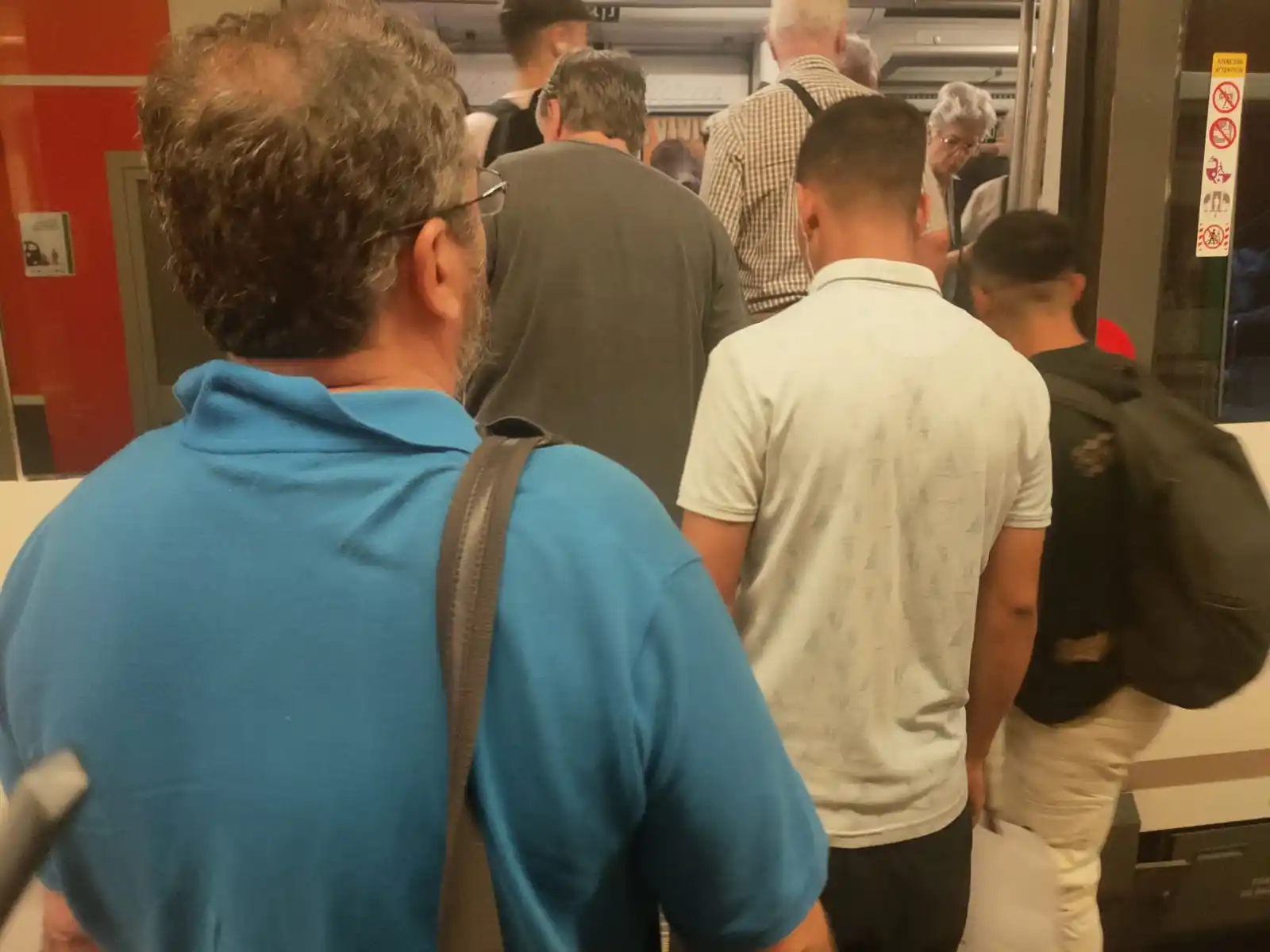 Image from 101TV: 🚋 El Cercanías de Málaga, con retrasos por un tren descarrilado en V...