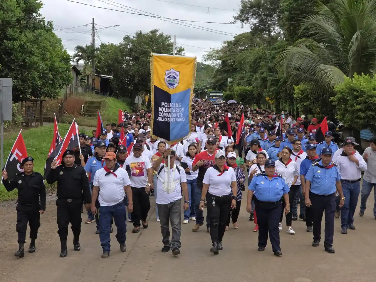 Image from REDVOLUCIÓN: ✊️ || En el municipio de Nueva Guinea, el Frente Sandinista, junto a l...