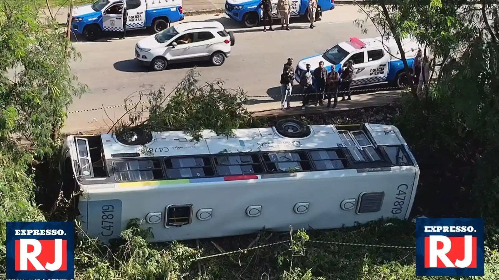 Image from Expresso RJ: Novas imagens do Ônibus que caiu num canal na Av das Américas mais ced...