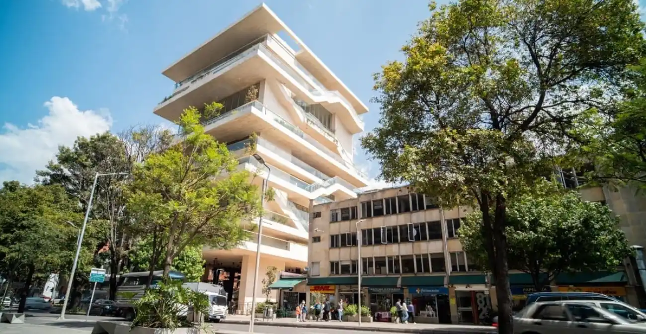 Image from Cultura Bogotá: ✨ *¡Orgullo bogotano en los premios Lápiz de Acero!*  🏆 El Centro Fel...