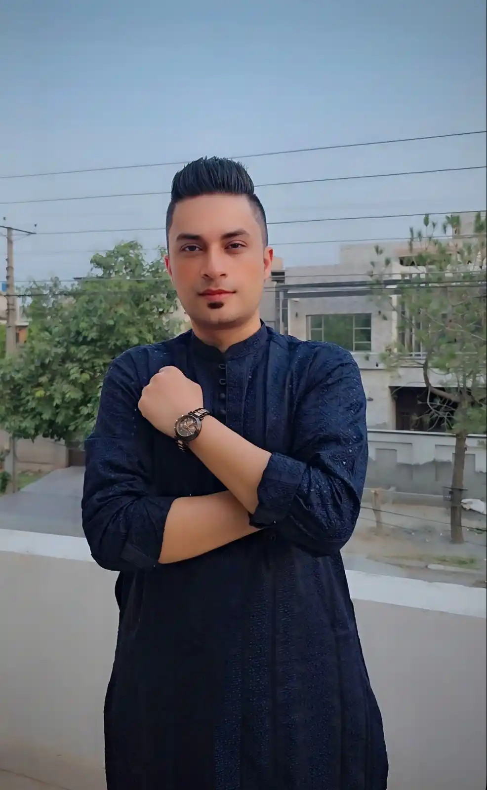 Image from MrJayPlays: React ker k btao kesa lag ra 🤓😂...