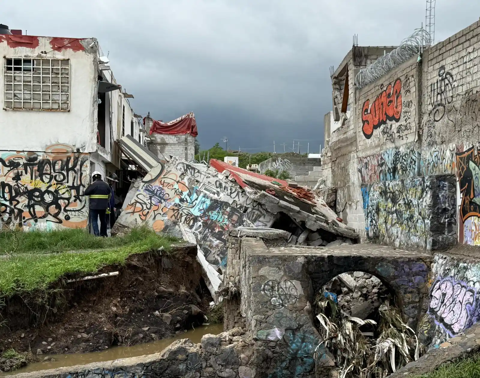 Image from PODER CIUDADANO RADIO Poder Ciudadano Radio: 🚨💥 ¡TRAGEDIA EN QUERÉTARO! Las lluvias de este fin de semana dejaron...