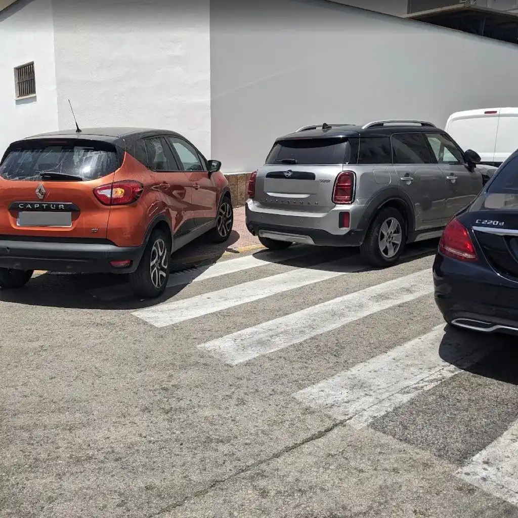 Image from Cádiz Abandonada: 🚸🚙 Tres años después y a pesar de las continuas denuncias ciudadanas...