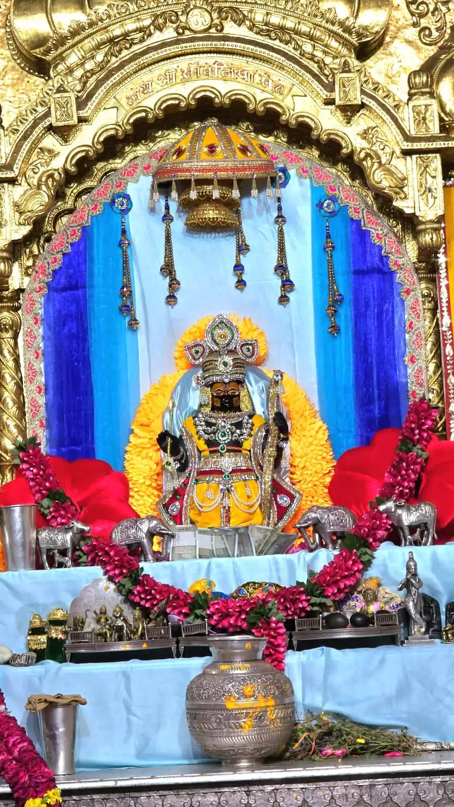 Image from @sanwariya__seth_ji_09: *08_जुन _2025*🚩🙏🏻 *आज_के_ श्रृंगार आरती दर्शन 🌸🙏।* <a class="te...