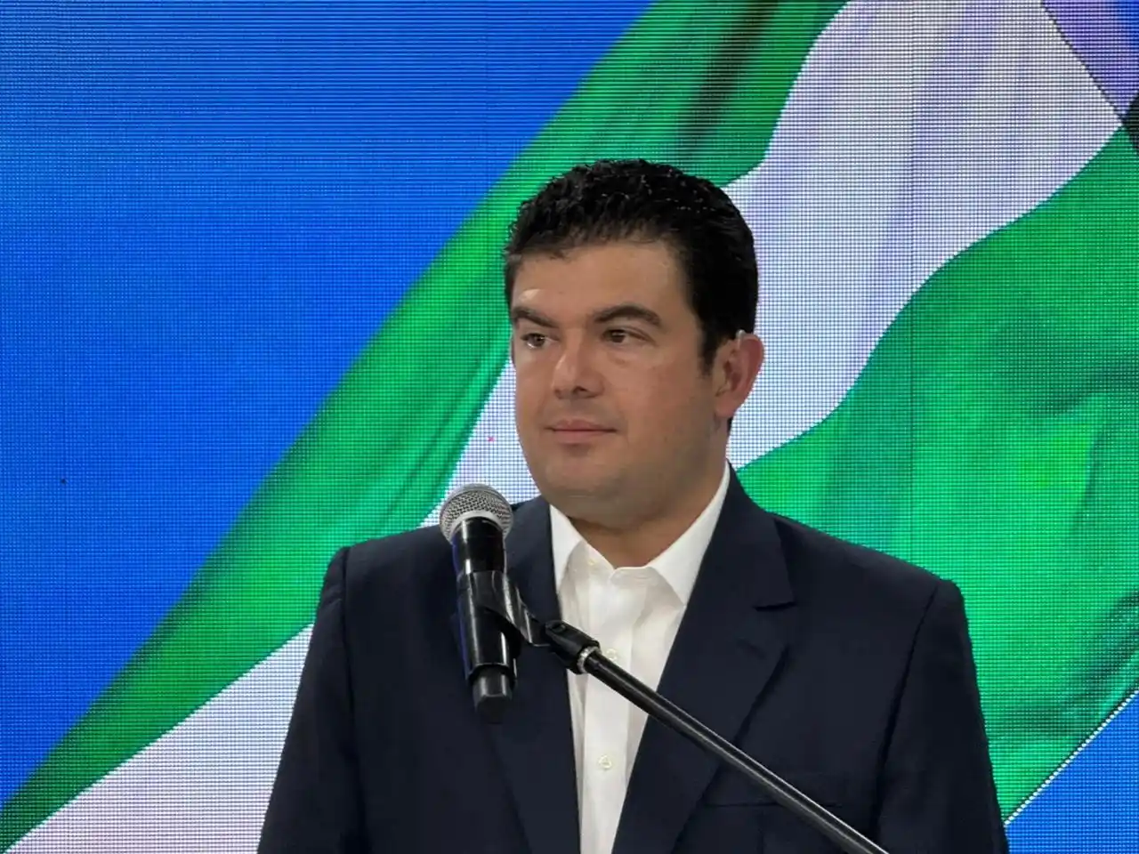 Image from CRC 89.1: *Álvaro Ramos marca distancia con Johnny Araya y le pide renunciar a a...